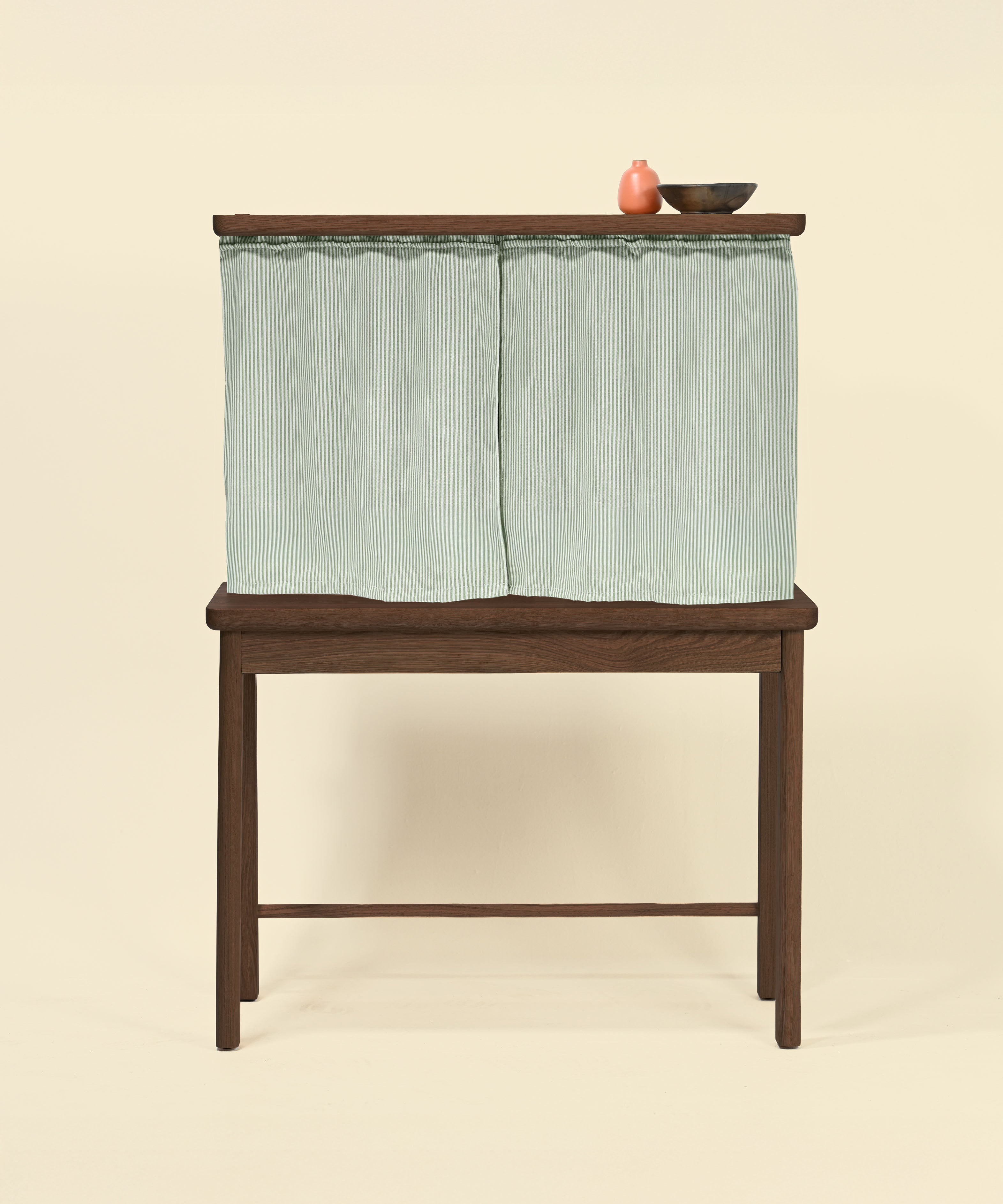 The Veil Desk
