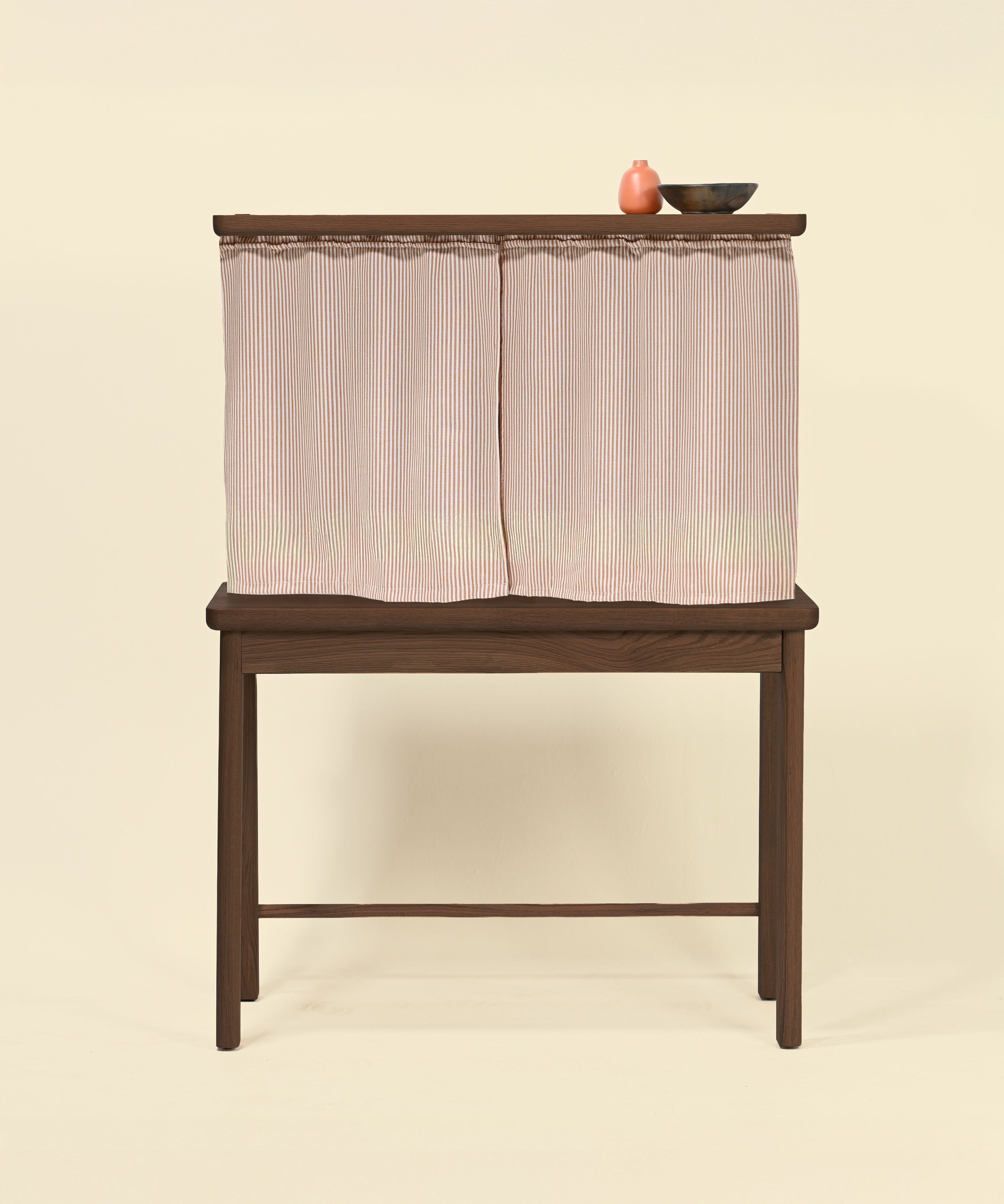 The Veil Desk