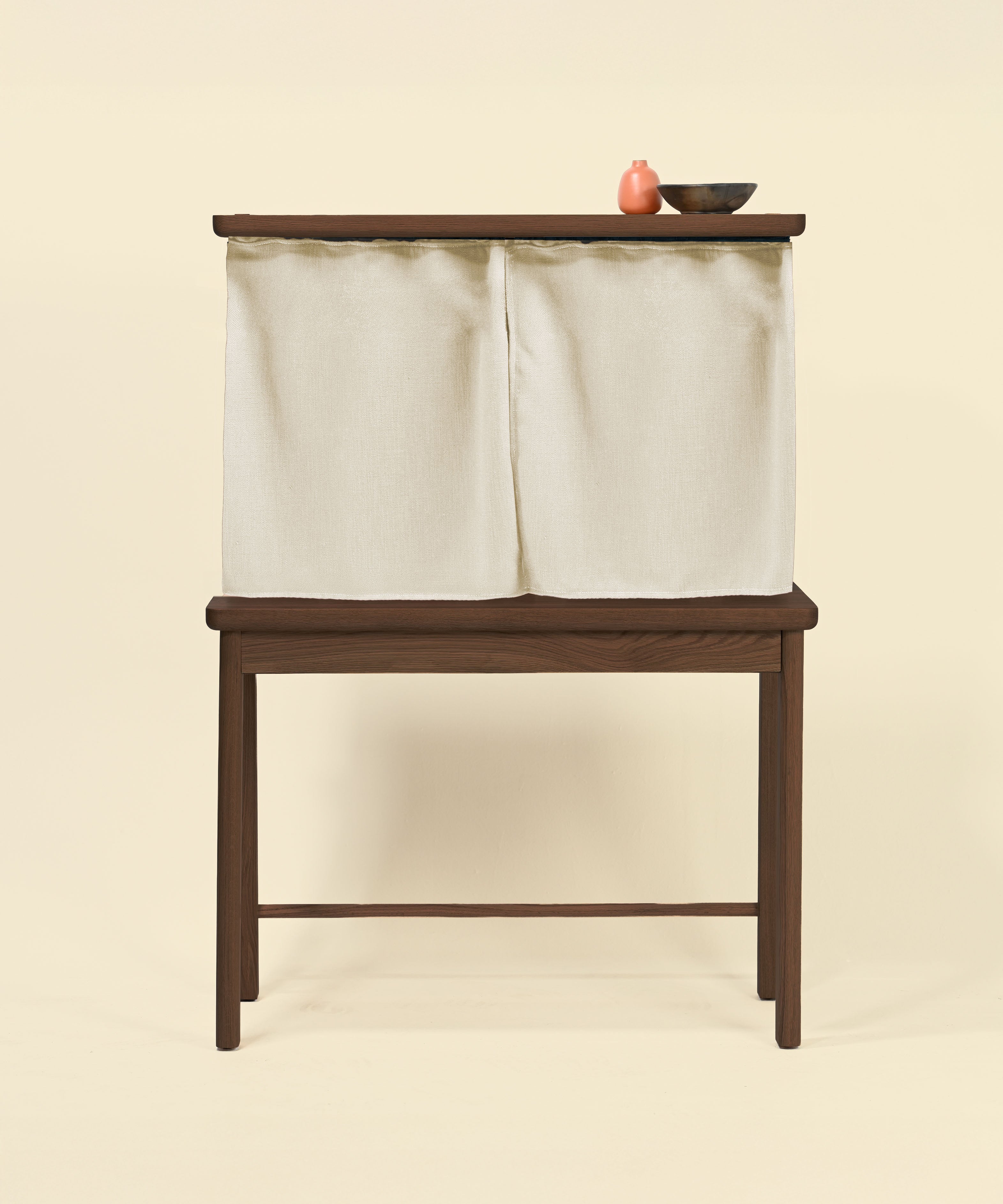 The Veil Desk